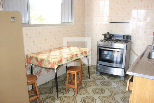 Cozinha de casa à venda com 4 quartos, 200m² em Jardim Pinhal, Guarulhos