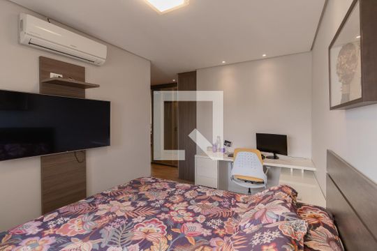 Suíte  de apartamento à venda com 2 quartos, 84m² em Parque Reboucas, São Paulo
