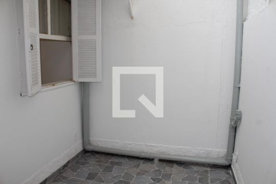 Quintal de casa à venda com 3 quartos, 88m² em Lapa de Baixo, São Paulo