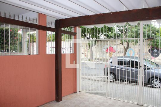 Garagem de casa à venda com 3 quartos, 88m² em Lapa de Baixo, São Paulo