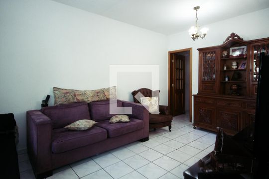 Casa à venda com 4 quartos, 180m² em Sacomã, São Paulo
