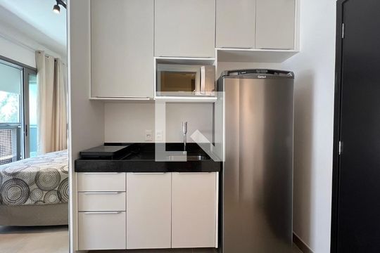 Cozinha de apartamento para alugar com 1 quarto, 19m² em Pinheiros, São Paulo