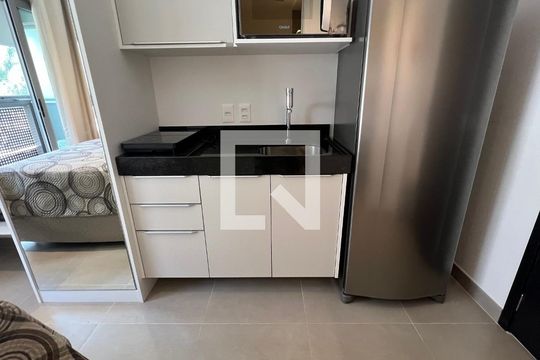 Cozinha - Armários de apartamento para alugar com 1 quarto, 19m² em Pinheiros, São Paulo