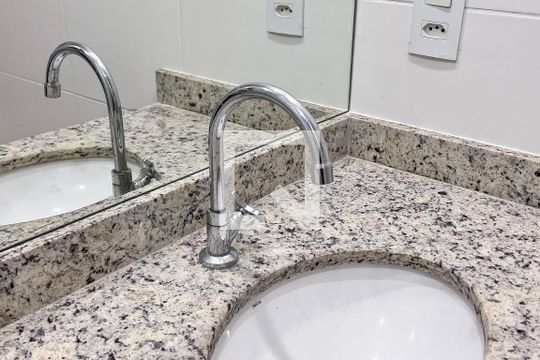 Banheiro de apartamento à venda com 1 quarto, 24m² em Vila Olímpia, São Paulo