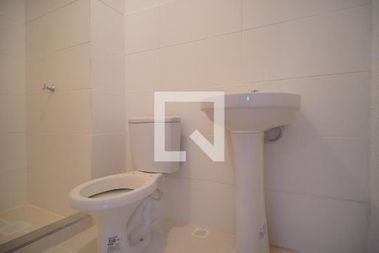 Banheiro de apartamento à venda com 2 quartos, 44m² em Feitoria, São Leopoldo