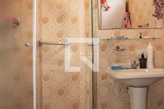 Banheiro da Suíte de casa para alugar com 6 quartos, 400m² em Vila Monte Alegre, São Paulo