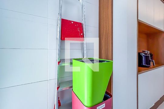 Área de Serviço de apartamento para alugar com 3 quartos, 105m² em Bethaville I, Barueri
