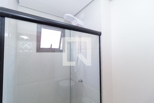 Banheiro de kitnet/studio para alugar com 1 quarto, 25m² em Vila Gomes Cardim, São Paulo