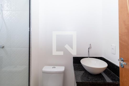 Banheiro de kitnet/studio para alugar com 1 quarto, 25m² em Vila Gomes Cardim, São Paulo
