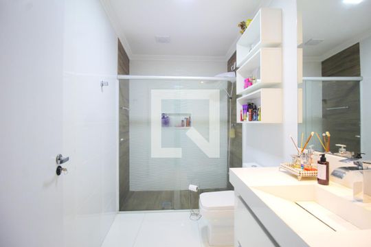 Banheiro de casa à venda com 2 quartos, 90m² em Igara, Canoas