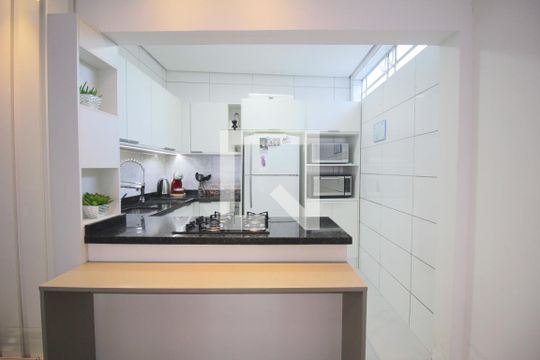 Cozinha de casa à venda com 2 quartos, 90m² em Igara, Canoas