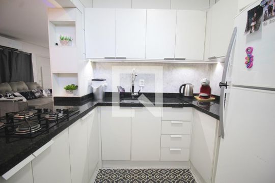 Cozinha de casa à venda com 2 quartos, 90m² em Igara, Canoas