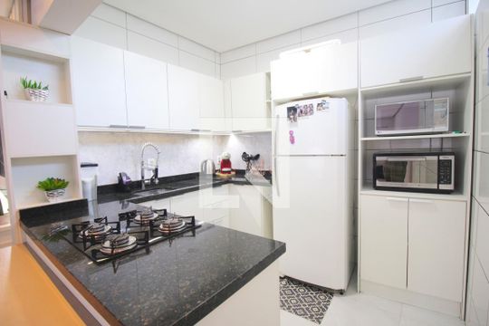 Cozinha de casa à venda com 2 quartos, 90m² em Igara, Canoas