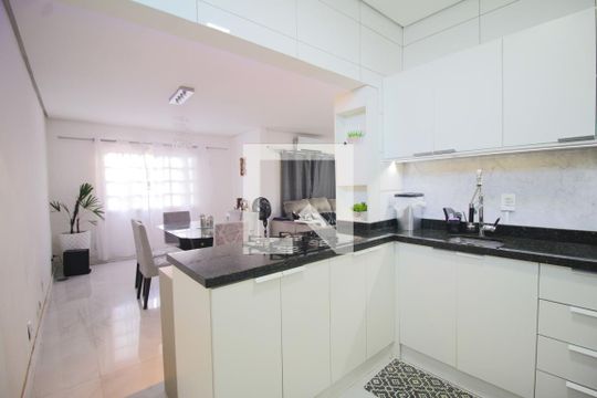 Cozinha de casa à venda com 2 quartos, 90m² em Igara, Canoas