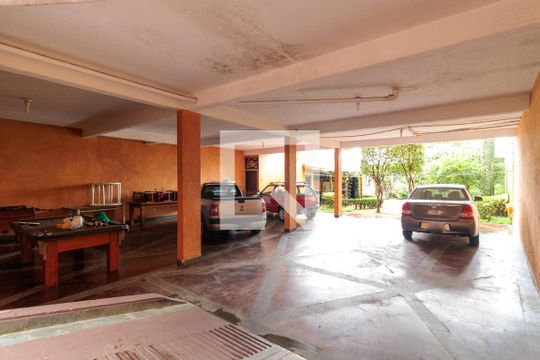 Garagem de casa para alugar com 5 quartos, 420m² em Jardim Leônidas Moreira, São Paulo