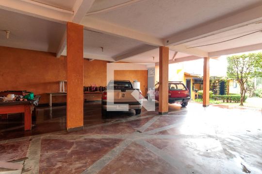 Garagem de casa para alugar com 5 quartos, 420m² em Jardim Leônidas Moreira, São Paulo