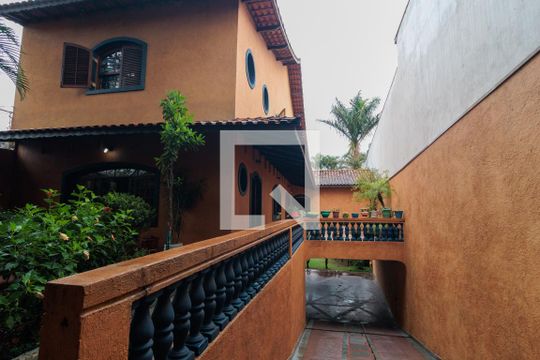 Fachada de casa para alugar com 5 quartos, 420m² em Jardim Leônidas Moreira, São Paulo