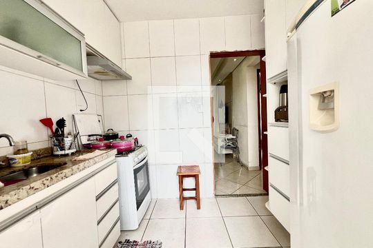 Cozinha de apartamento à venda com 2 quartos, 68m² em Três Barras, Contagem