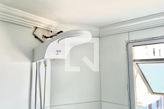 Banheiro de apartamento à venda com 2 quartos, 68m² em Três Barras, Contagem