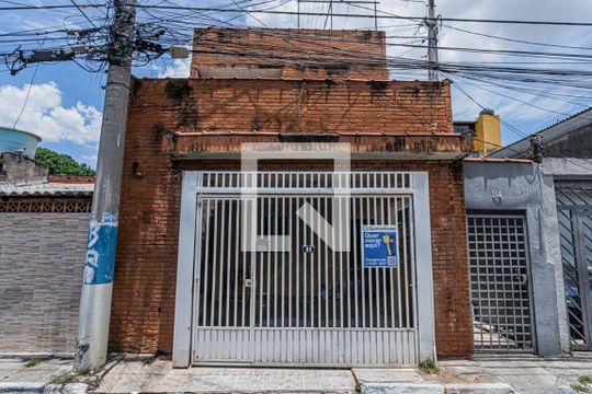 Fachada de casa à venda com 4 quartos, 300m² em Vila Maria Luisa, São Paulo