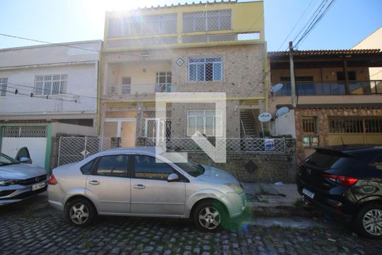 Fachada do Prédio de apartamento para alugar com 1 quarto, 55m² em Olaria, Rio de Janeiro