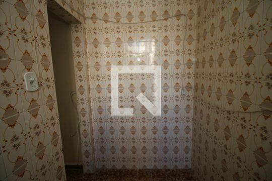 Cozinha de apartamento para alugar com 1 quarto, 55m² em Olaria, Rio de Janeiro
