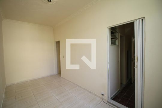 Quarto de apartamento para alugar com 1 quarto, 55m² em Olaria, Rio de Janeiro
