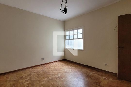 Quarto de casa para alugar com 3 quartos, 200m² em Vila Assunção, Santo André