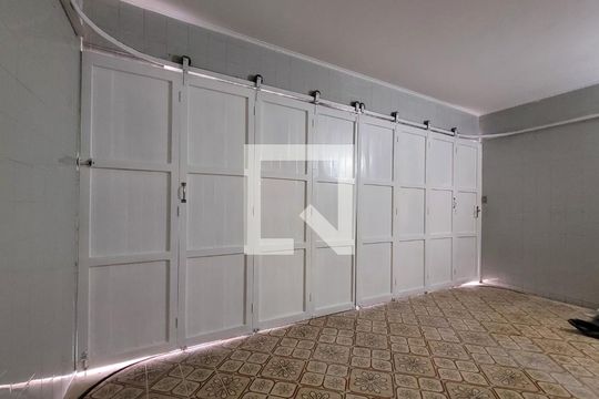 Garagem de casa para alugar com 3 quartos, 200m² em Vila Assunção, Santo André