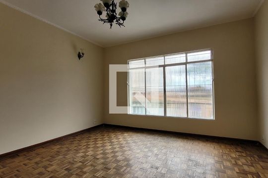 Casa para alugar com 3 quartos, 200m² em Vila Assunção, Santo André