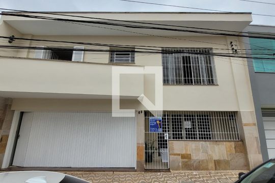 Fachada de casa para alugar com 3 quartos, 200m² em Vila Assunção, Santo André