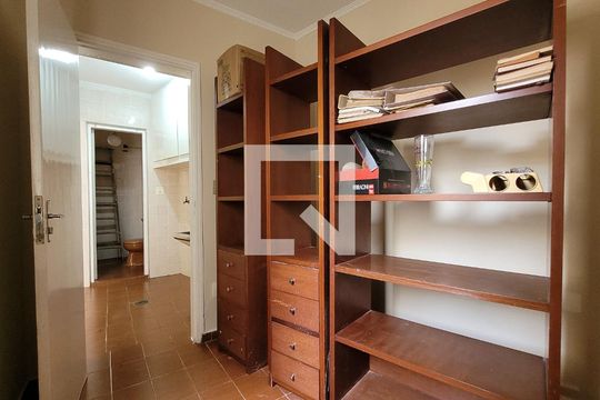Quarto de serviço de casa para alugar com 3 quartos, 200m² em Vila Assunção, Santo André