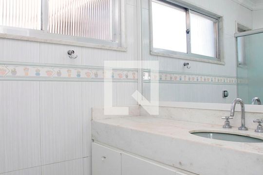 Banheiro Quarto 1 Suíte de apartamento à venda com 3 quartos, 127m² em Centro Histórico, Porto Alegre