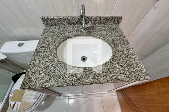 Suíte 1 - Banheiro de casa de condomínio à venda com 2 quartos, 100m² em Vargem Grande, Rio de Janeiro