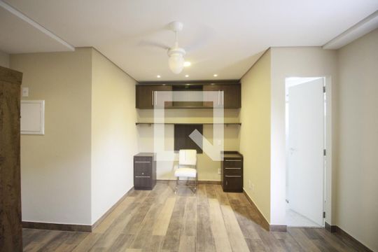 Quarto de apartamento à venda com 1 quarto, 30m² em Vila Olímpia, São Paulo
