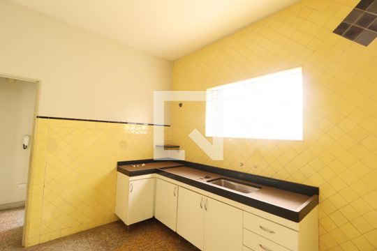 Cozinha de casa para alugar com 4 quartos, 316m² em Centro, Uberlândia