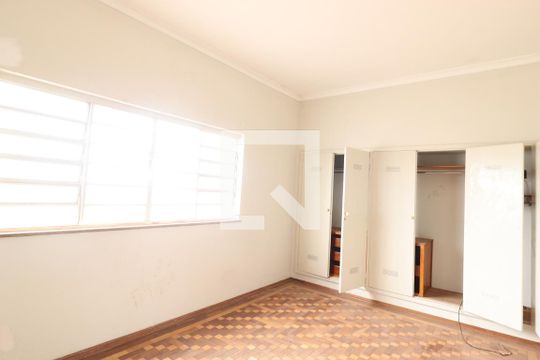 Quarto 1 de casa para alugar com 4 quartos, 316m² em Centro, Uberlândia