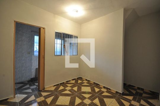 Quarto 2 de casa para alugar com 2 quartos, 42m² em Vila Medeiros, São Paulo