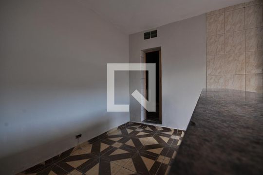 Sala de casa para alugar com 2 quartos, 42m² em Vila Medeiros, São Paulo