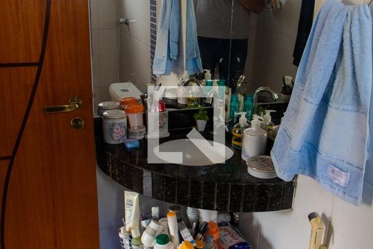 BANHEIRO DA SUITE de casa à venda com 3 quartos, 230m² em Parque Xangrilá, Campinas