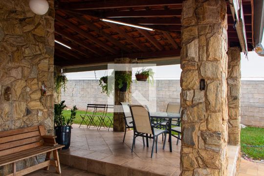 ÁREA EXTERNA de casa à venda com 3 quartos, 230m² em Parque Xangrilá, Campinas