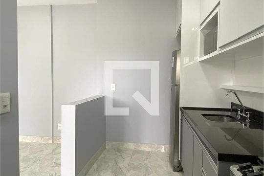Cozinha de apartamento à venda com 3 quartos, 86m² em Centro Comercial Jubran, Barueri