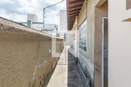 Quintal de casa para alugar com 3 quartos, 240m² em Jardim America, Belo Horizonte