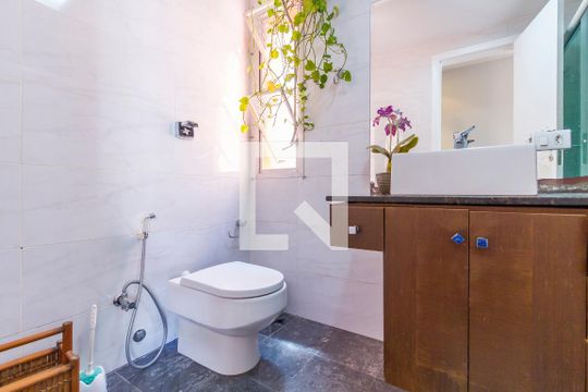 Banheiro da Suíte de apartamento à venda com 3 quartos, 100m² em Pinheiros, São Paulo