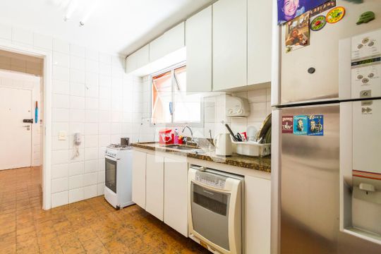 Cozinha de apartamento à venda com 3 quartos, 100m² em Pinheiros, São Paulo