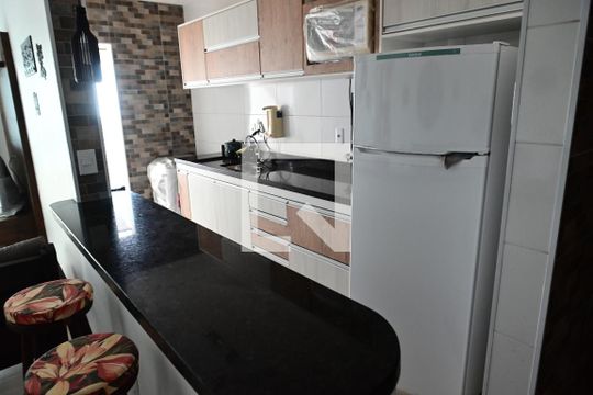 Cozinha de apartamento para alugar com 2 quartos, 86m² em Real, Praia Grande
