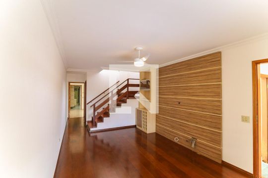 Casa para alugar com 3 quartos, 160m² em Vila Sonia, São Paulo