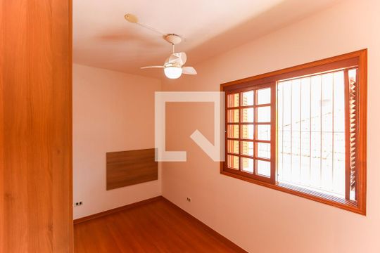 Quarto 2 de casa para alugar com 3 quartos, 160m² em Vila Sonia, São Paulo