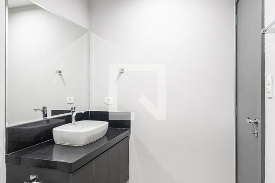 Banheiro da Suíte de apartamento para alugar com 1 quarto, 48m² em Sumarezinho, São Paulo