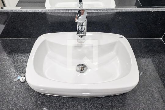 Banheiro da Suíte de apartamento para alugar com 1 quarto, 48m² em Sumarezinho, São Paulo